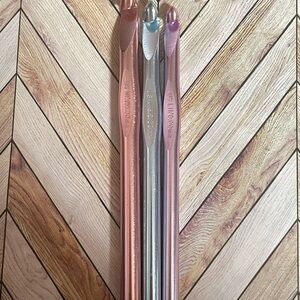 Colorful Susan Bates Crochet Hooks Set